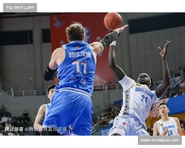 斯蒂尔曾效力福建具备CBA经验 即插即用特性适合冲刺阶段